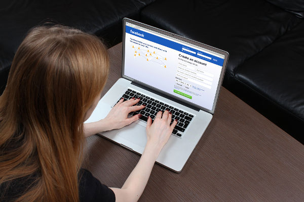 Facebook homepage_EUO_Ttatty-shutterstock