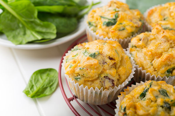 Muffins with spinach, sweet potatoes and cheese