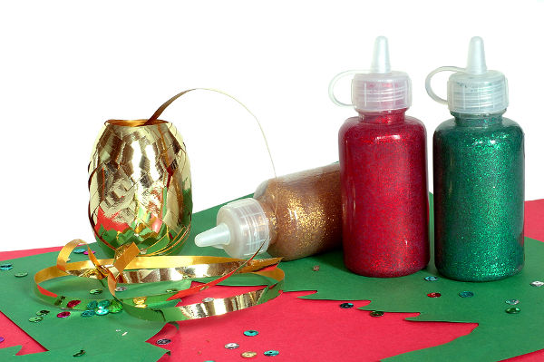 Christmas crafts glitter glue and ribbon