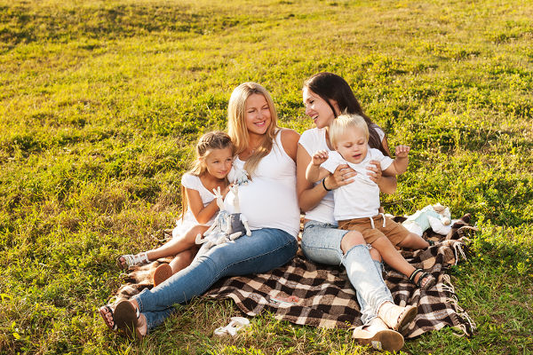 two-women-with-kids