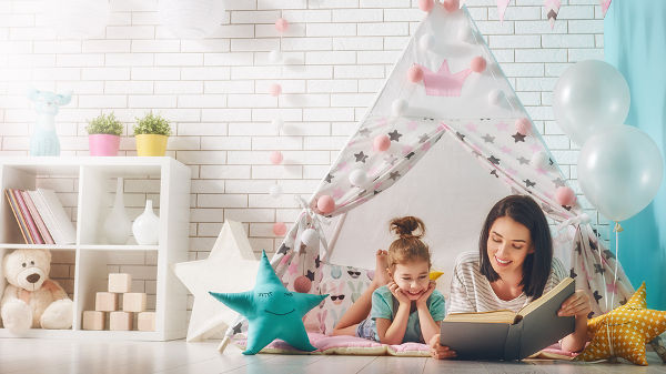 mother-and-child-reading