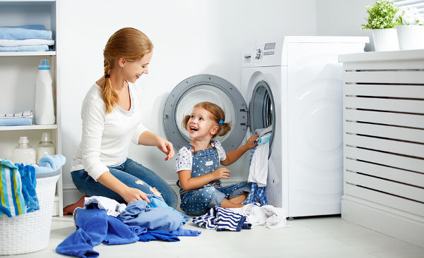 mother-and-daughter-doing-laundry