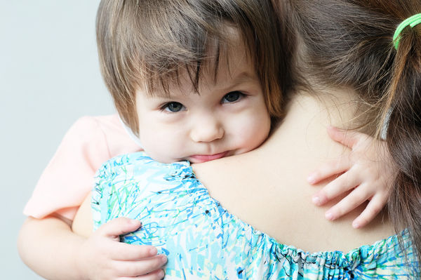 toddler-hugging-mother